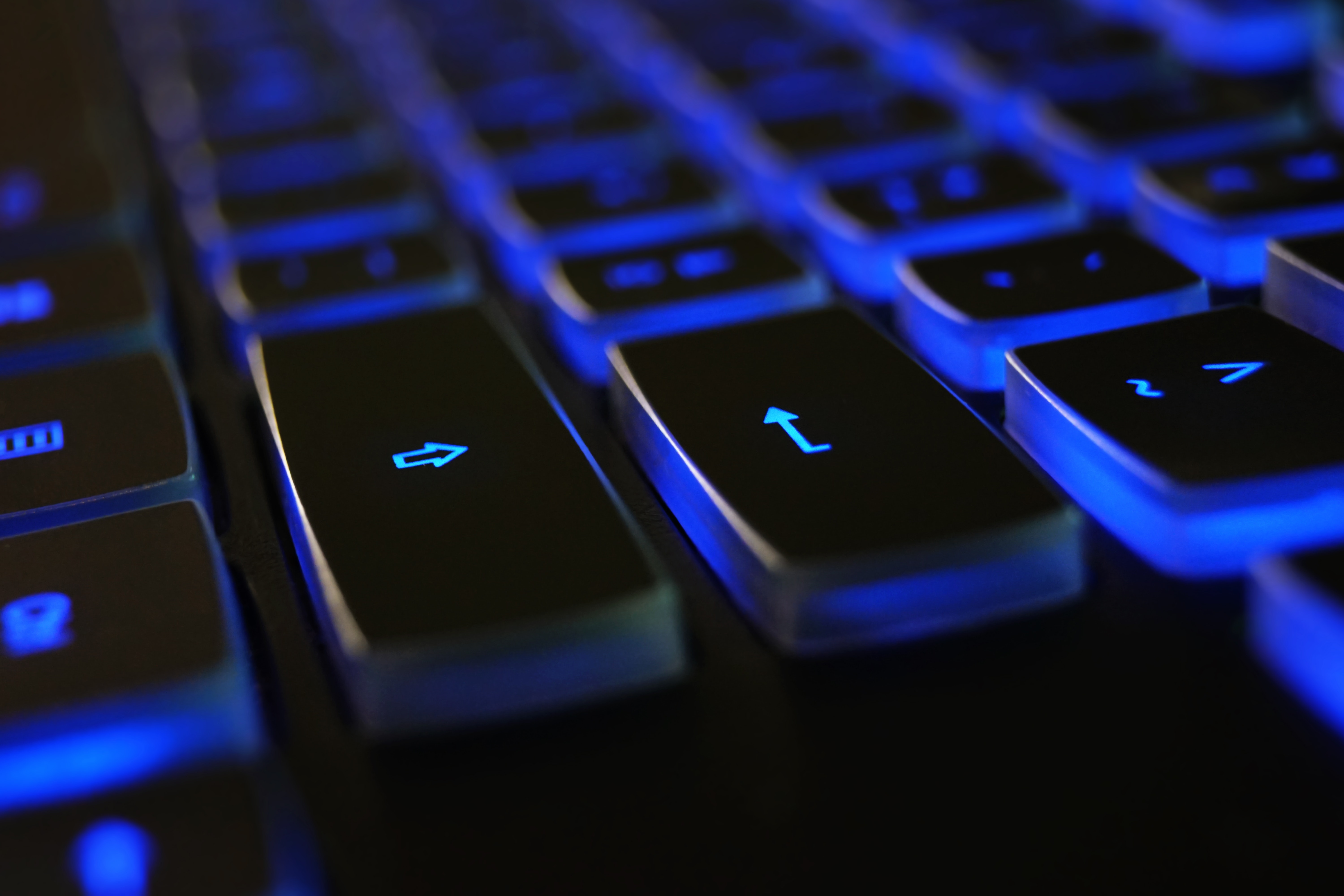 black-blue-computer-keyboard-1194713 (1)